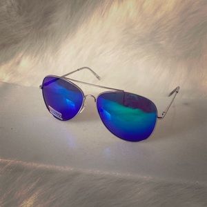 Classic mirrored Aviator